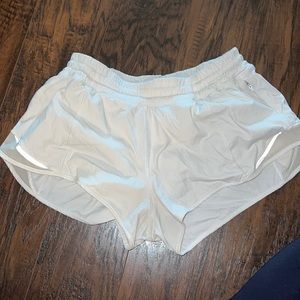 Lululemon Hotty Hot 2.5 inch inseam low rise short